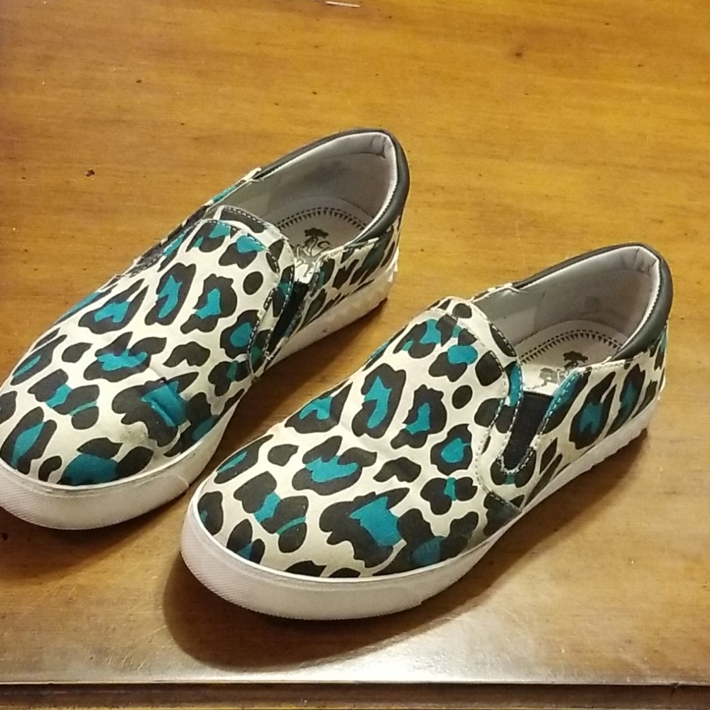 Slip on sneakers